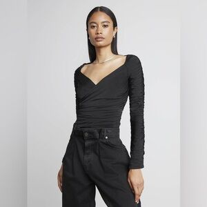 Black ruched criss cross top L/S